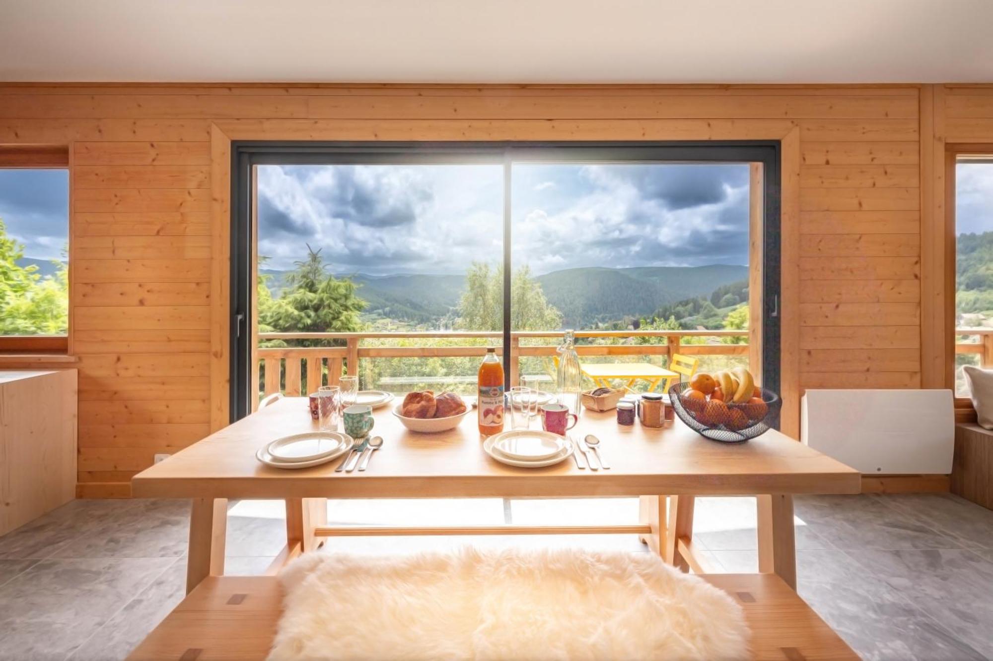 Les Genets, Vue Imprenable Sur Le Chalet